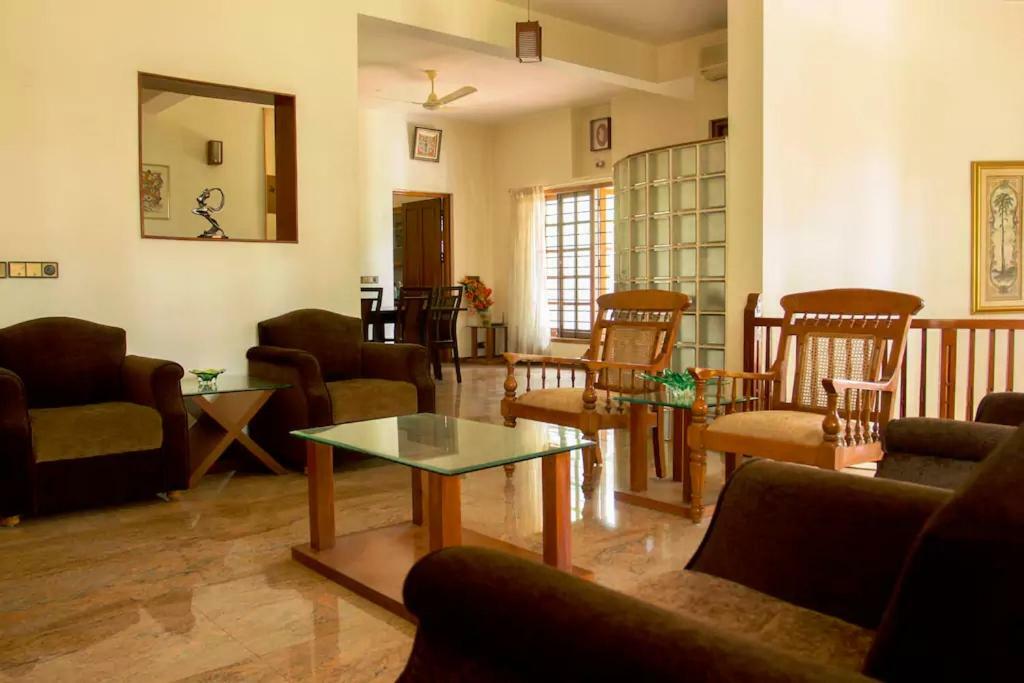 Villa Serena Bangalore Exteriör bild