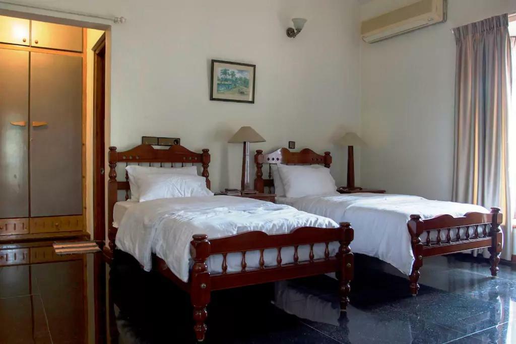 Villa Serena Bangalore Exteriör bild