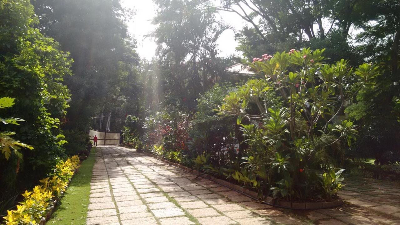 Villa Serena Bangalore Exteriör bild
