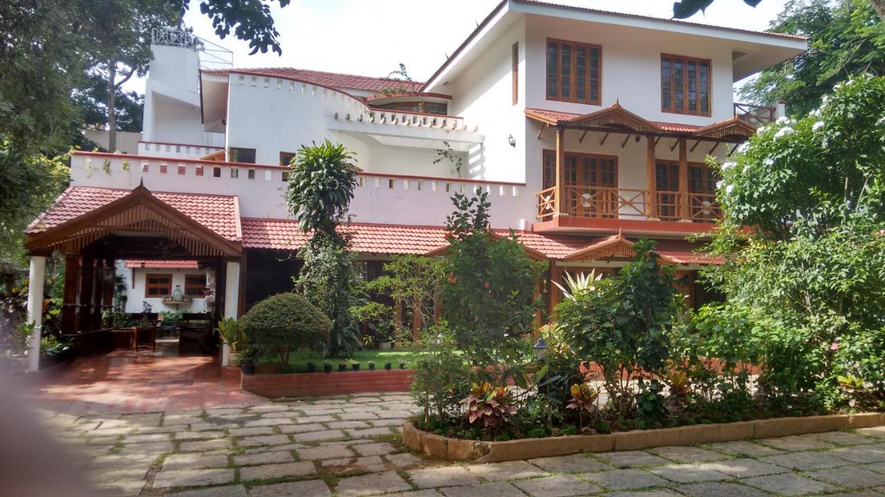Villa Serena Bangalore Exteriör bild