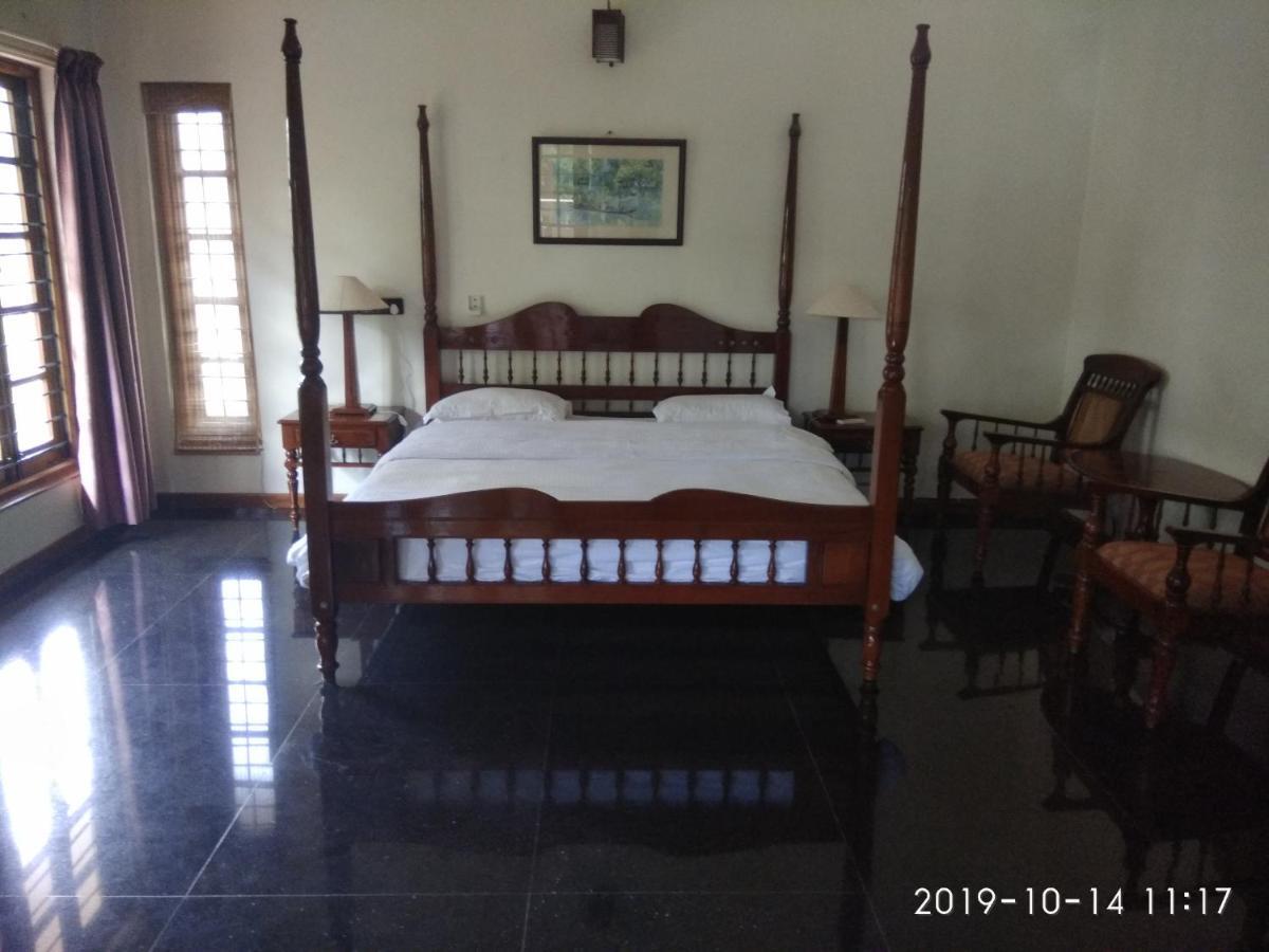Villa Serena Bangalore Exteriör bild